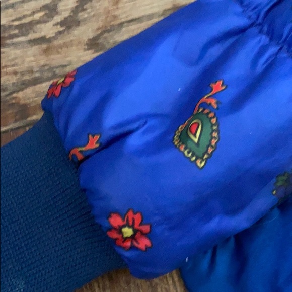 Really Beautiful down jacket. - Picture 9 of 10